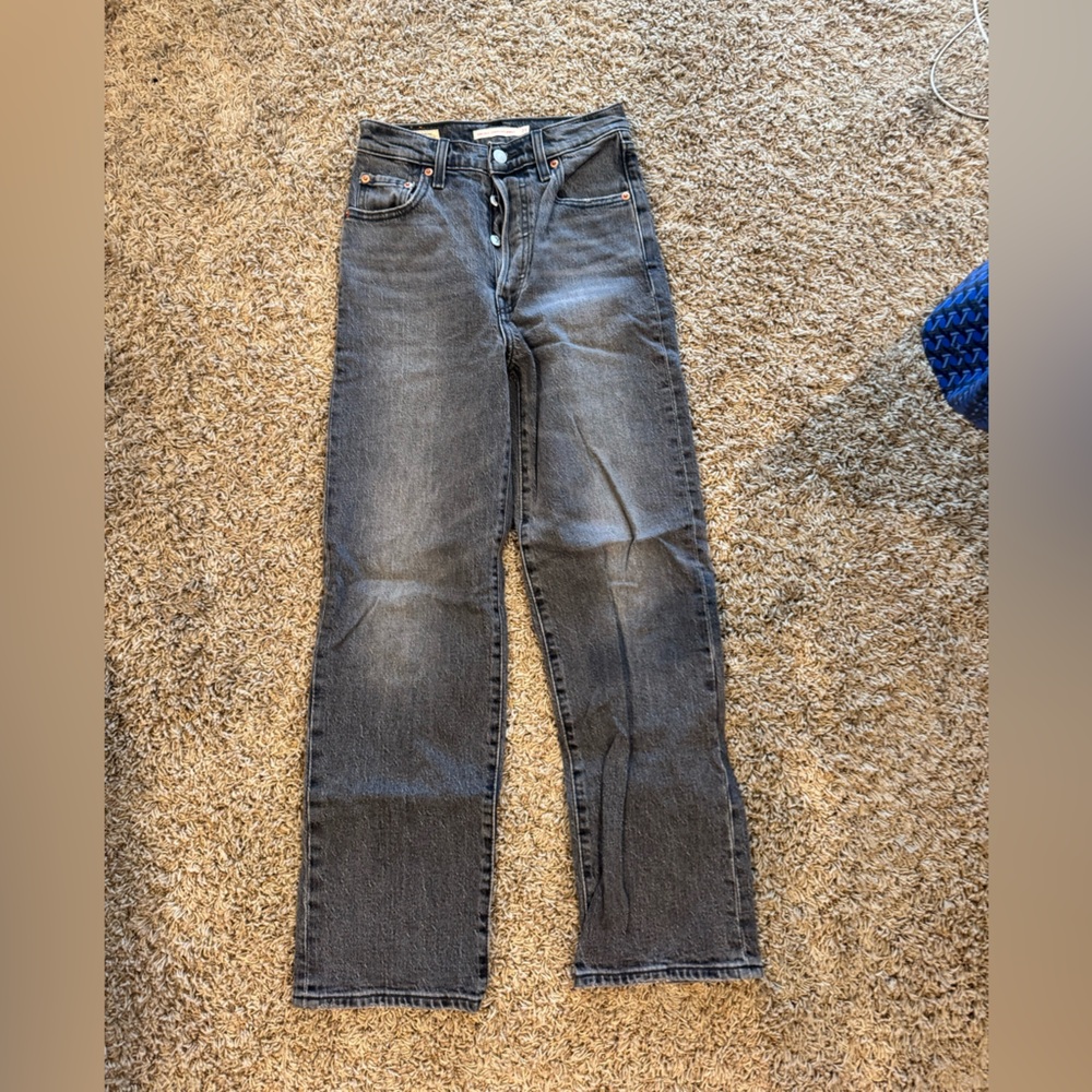 Levi’s Ribcage Straight Ankle Jeans